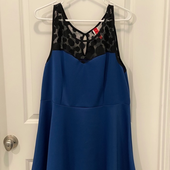 Blue Fit & Flare Cocktail Dress with Black Lace 1X - Picture 2 of 12